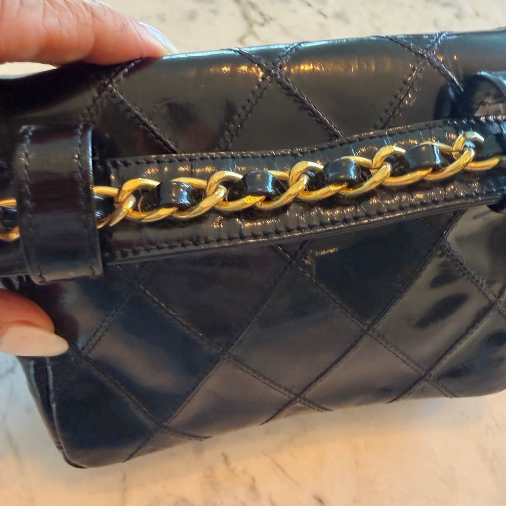 Vintage Chanel black patent enamel belt bag - Picture 10 of 17